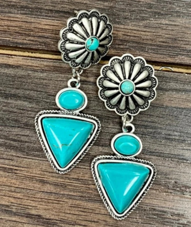Stunning Silver Earring for Daily Wear