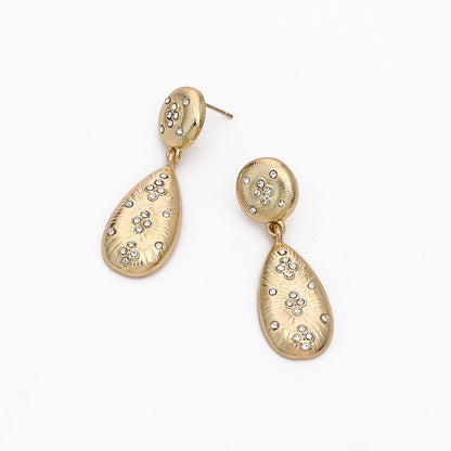 Elegant Gold Earring for Every Occasion