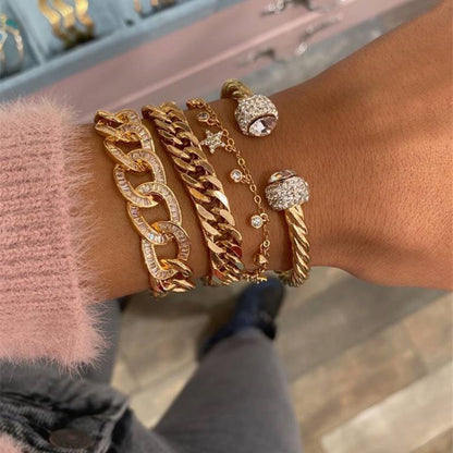 Beautiful Gold Bracelet with Unique Style