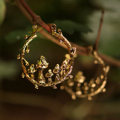 Charming Gold Earring for Any Occasion
