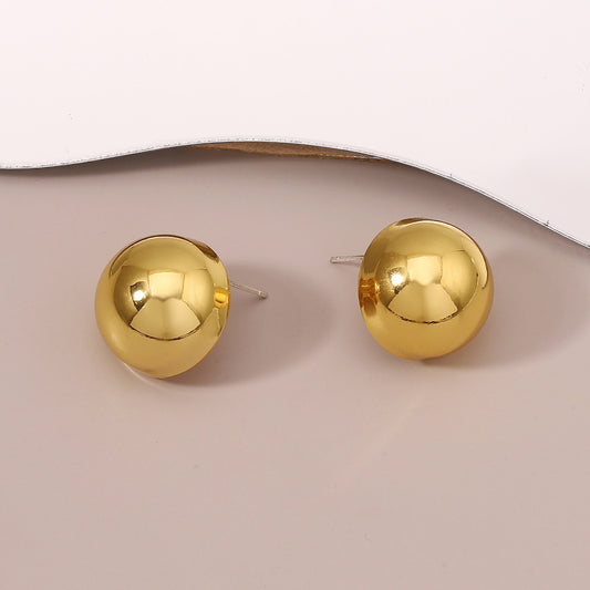 Romantic Gold Earring for Special Moments