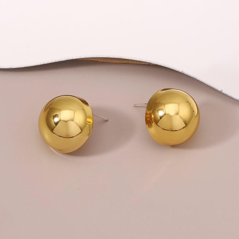Romantic Gold Earring for Special Moments