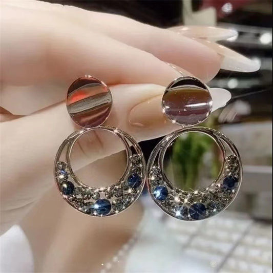 Charming Earring for Any Occasion