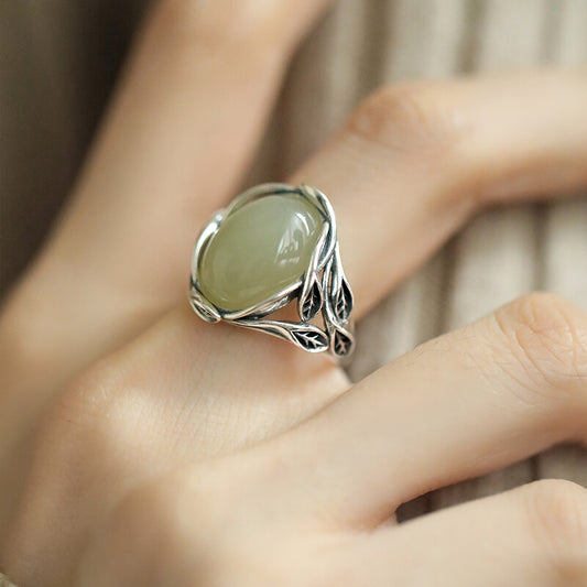 Classic Silver Ring with Timeless Appeal