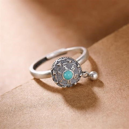 Classic Silver Ring with Timeless Appeal