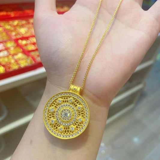 Charming Piece for Any Occasion