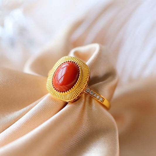 Classic Gold Ring with Timeless Appeal