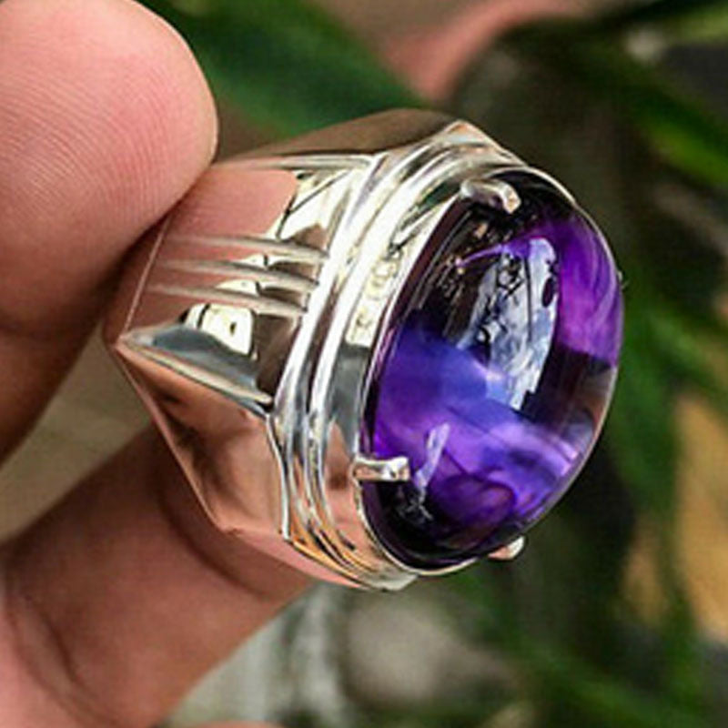 Classic Silver Ring with Timeless Appeal