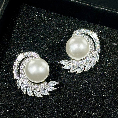 Romantic Pearl Earring for Special Moments