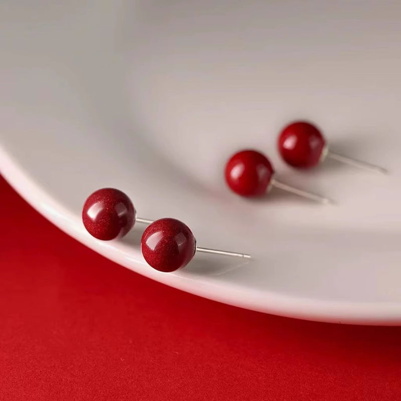 Charming Silver Earring for Any Occasion