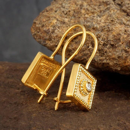 Stunning Earring for Daily Wear