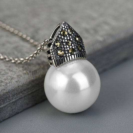 Classic Pearl Set with Timeless Appeal