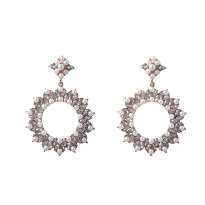 Beautiful Pearl Earring with Unique Style