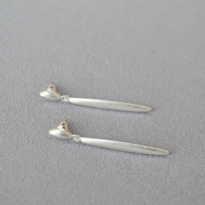 Beautiful Gold Earring with Unique Style