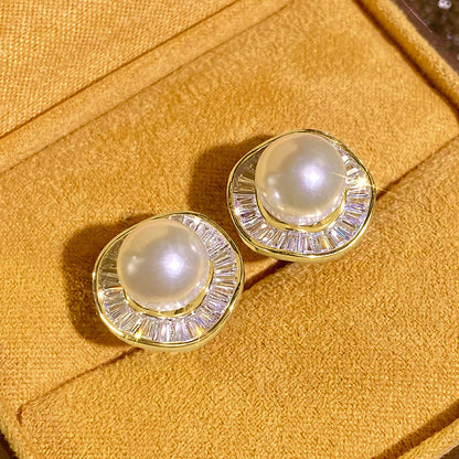Stunning Pearl Earring for Daily Wear