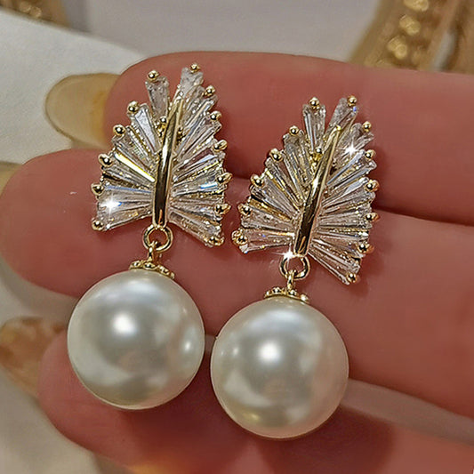 Classic Pearl Earring with Timeless Appeal