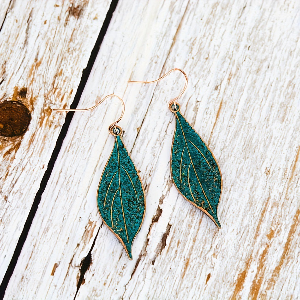 Classic Gold Earring with Timeless Appeal