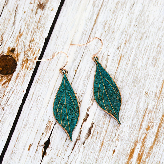 Classic Gold Earring with Timeless Appeal