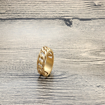 Classic Gold Ring with Timeless Appeal