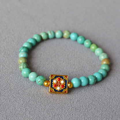 Classic Gold Bracelet with Timeless Appeal