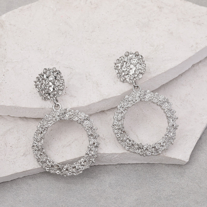 Romantic Gold Earring for Special Moments