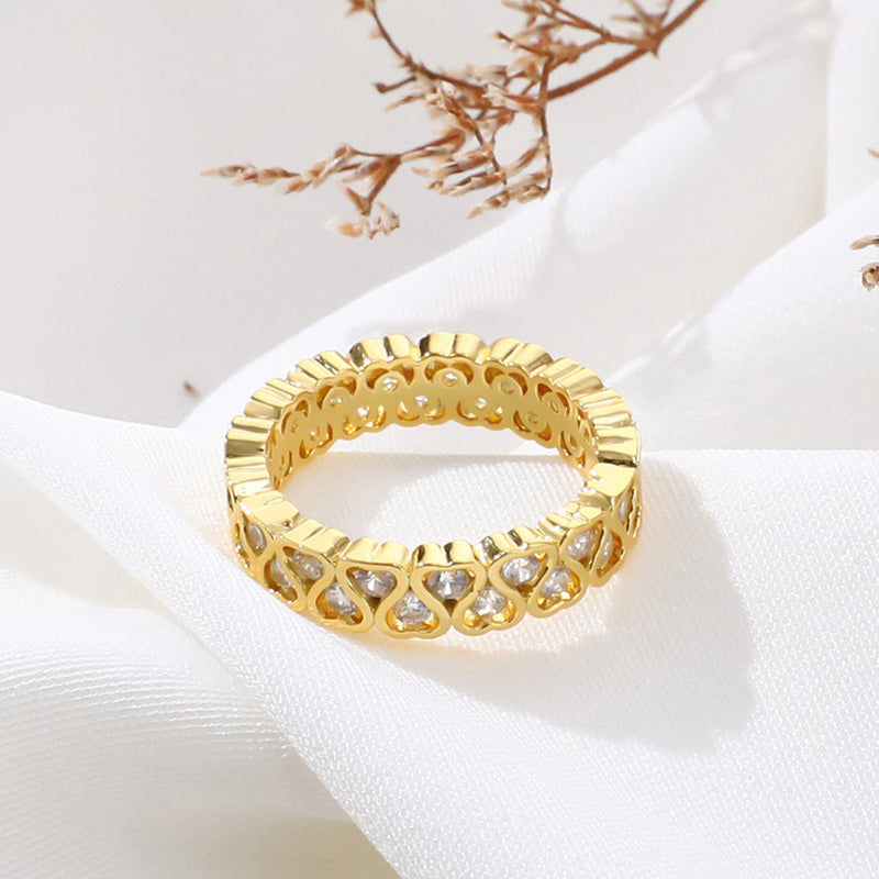 Classic Gold Ring with Timeless Appeal