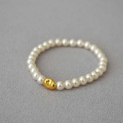 Romantic Gold Bracelet for Special Moments
