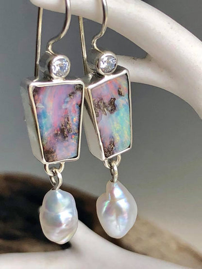 Beautiful Pearl Earring with Unique Style