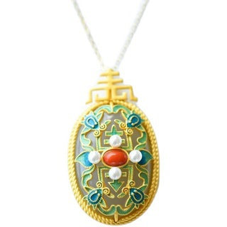 Beautiful Silver Piece with Unique Style