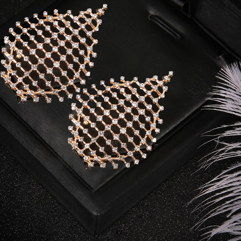 Charming Gold Earring for Any Occasion