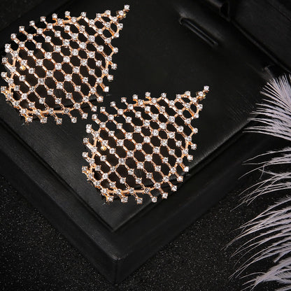 Charming Gold Earring for Any Occasion