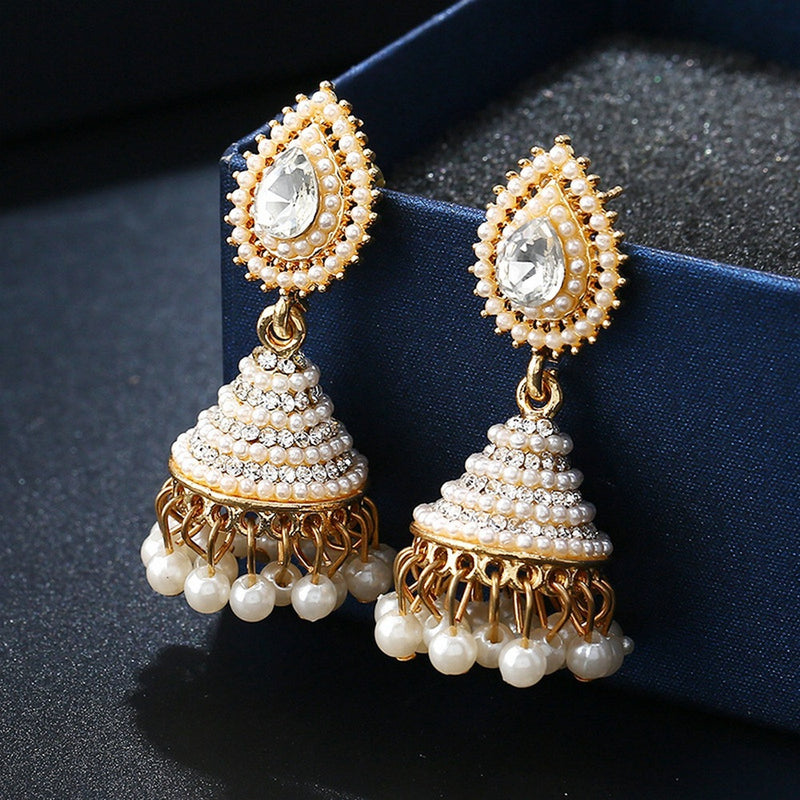 Classic Pearl Earring with Timeless Appeal