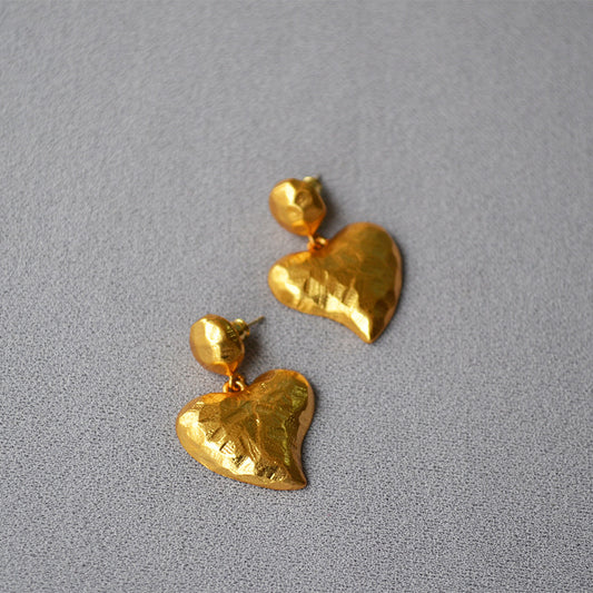 Elegant Gold Earring for Every Occasion