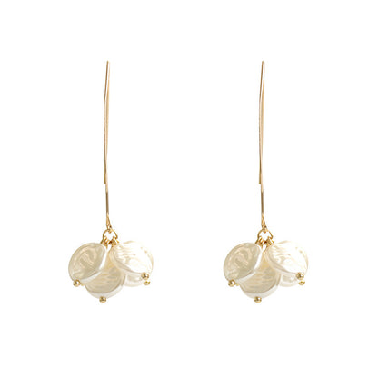Classic Pearl Earring with Timeless Appeal