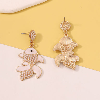Romantic Gold Earring for Special Moments