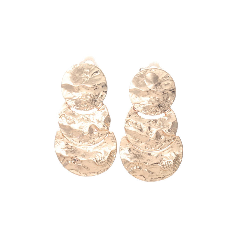 Charming Gold Earring for Any Occasion