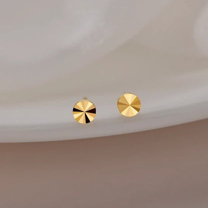 Beautiful Gold Earring with Unique Style