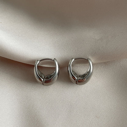 Classic Earring with Timeless Appeal