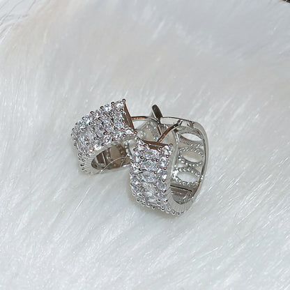 Charming Earring for Any Occasion