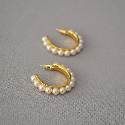 Charming Gold Earring for Any Occasion