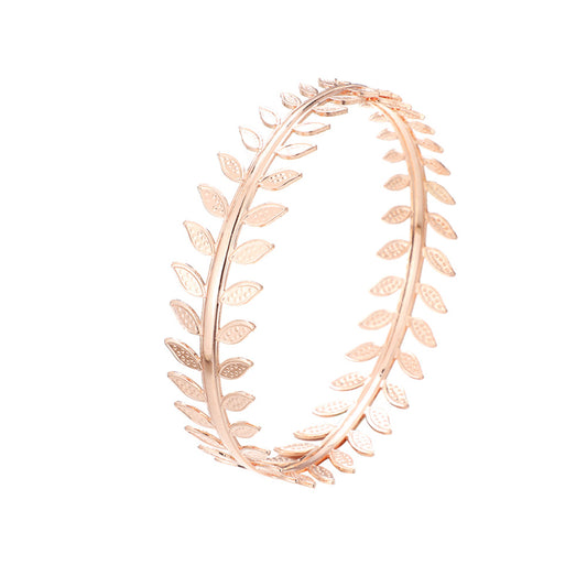 Classic Gold Bracelet with Timeless Appeal