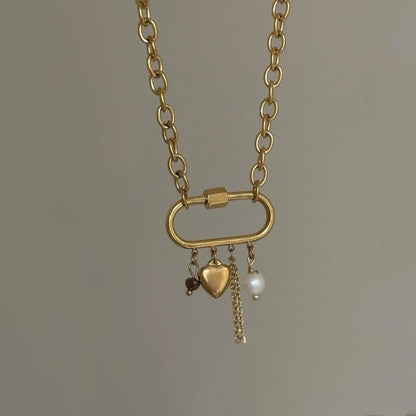 Beautiful Pearl Necklace with Unique Style