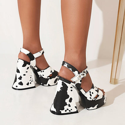 Graceful Orthopedic Sandals for Modern Look
