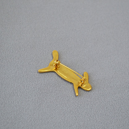 Elegant Gold Piece for Every Occasion