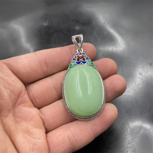 Charming Silver Necklace for Any Occasion