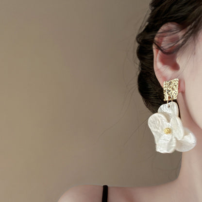 Romantic Earring for Special Moments