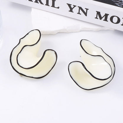 Classic Earring with Timeless Appeal