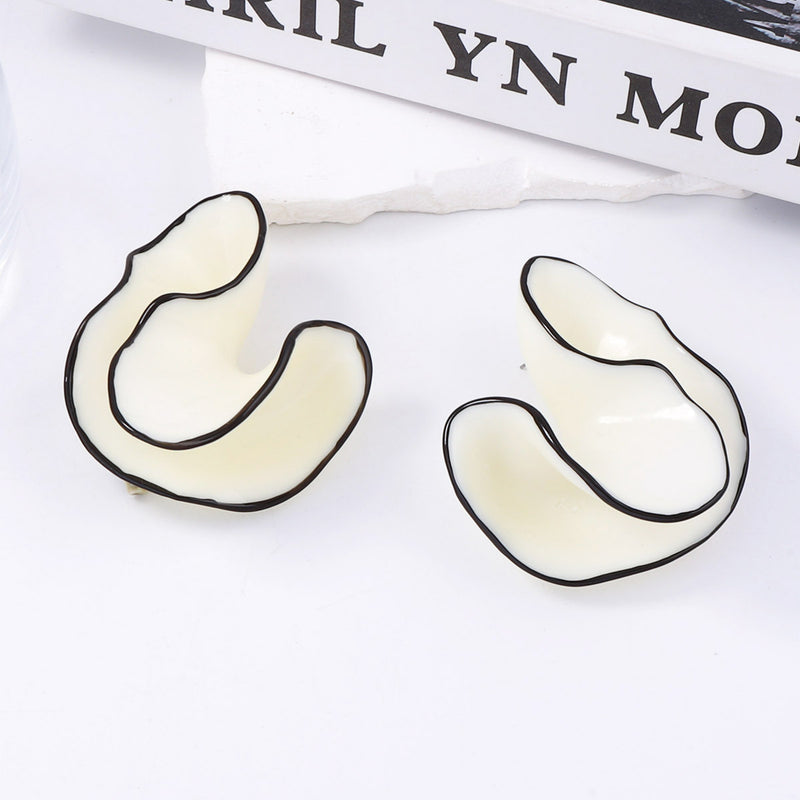 Classic Earring with Timeless Appeal