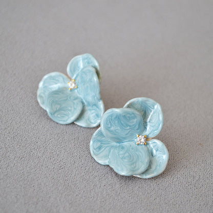 Classic Earring with Timeless Appeal
