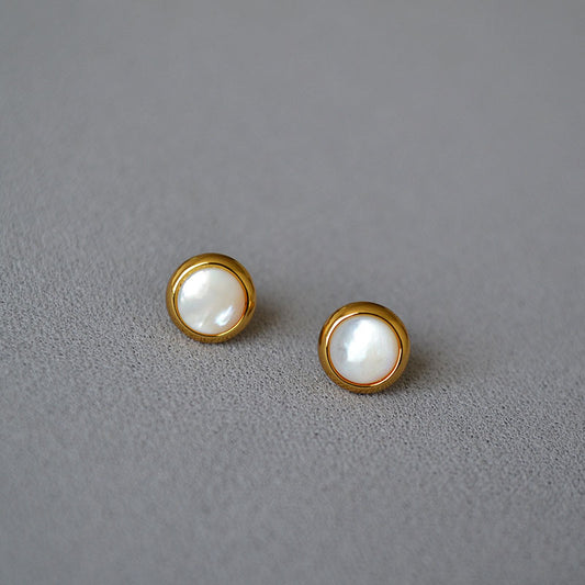 Beautiful Gold Earring with Unique Style